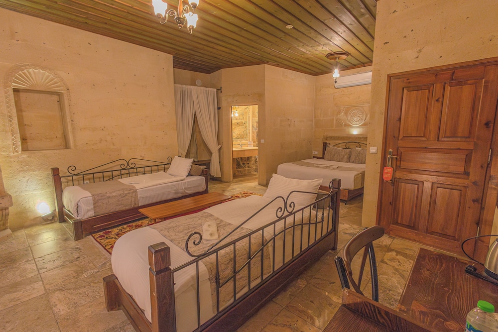 Family Room, Balcony (Stone) photo 2