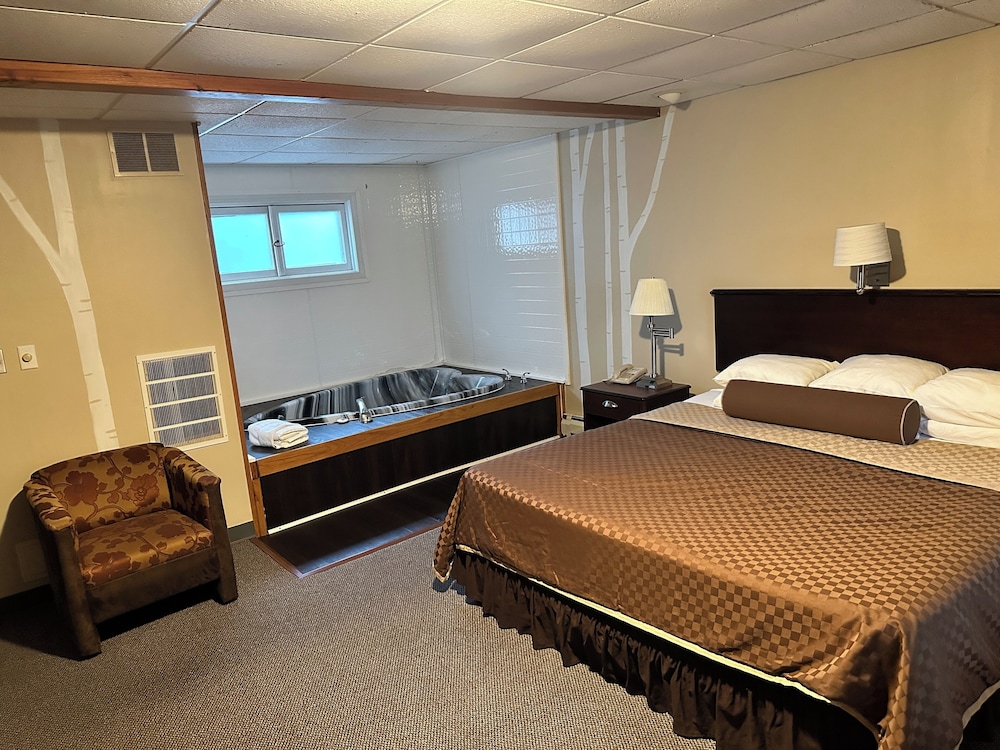 Lodge, Superior Single Room, 1 King Bed, Jacuzzi photo 1
