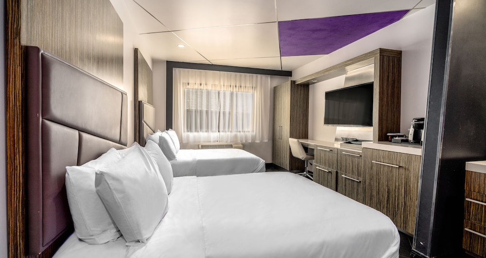 Deluxe Room, 2 Double Beds