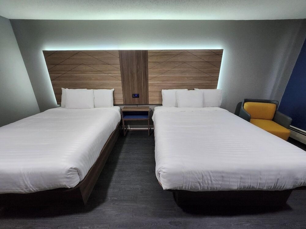 Room, 2 Queen Beds, Non Smoking - Photo 3