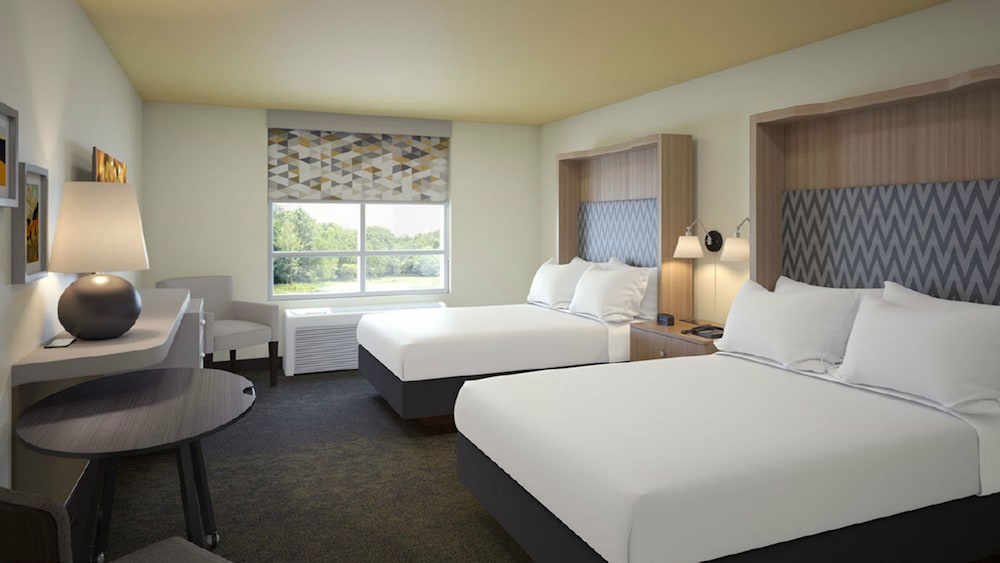 Premium Room, Multiple Beds - Photo 3