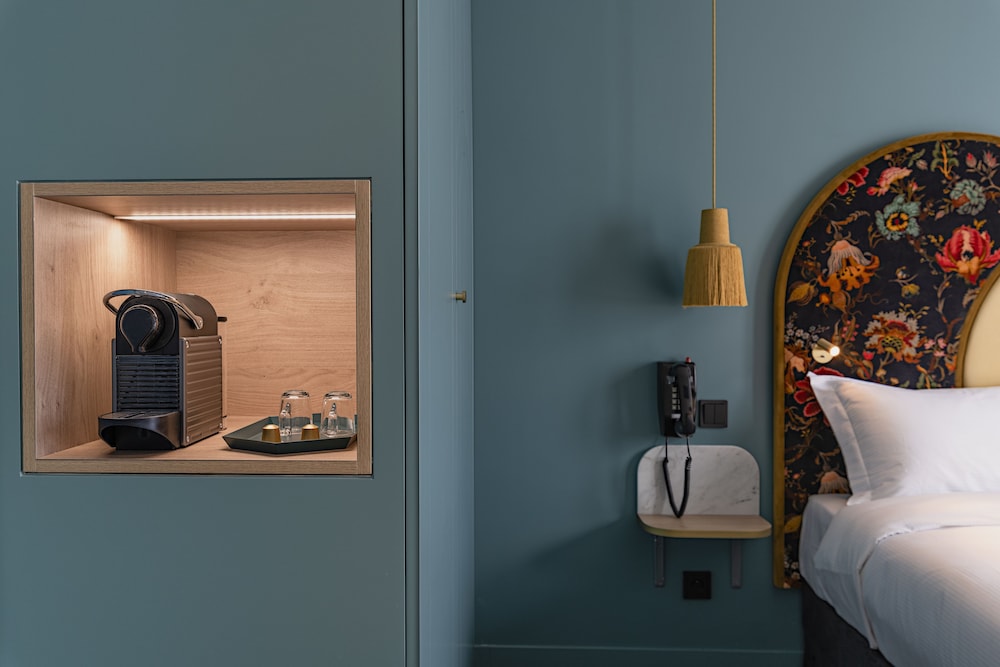 Deluxe Room thumbnail 6