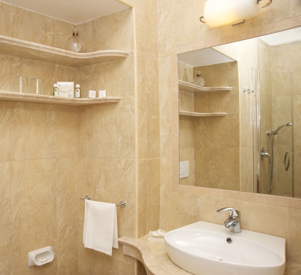 Classic Room, 1 Double or 2 Twin Beds, City View - Photo 14