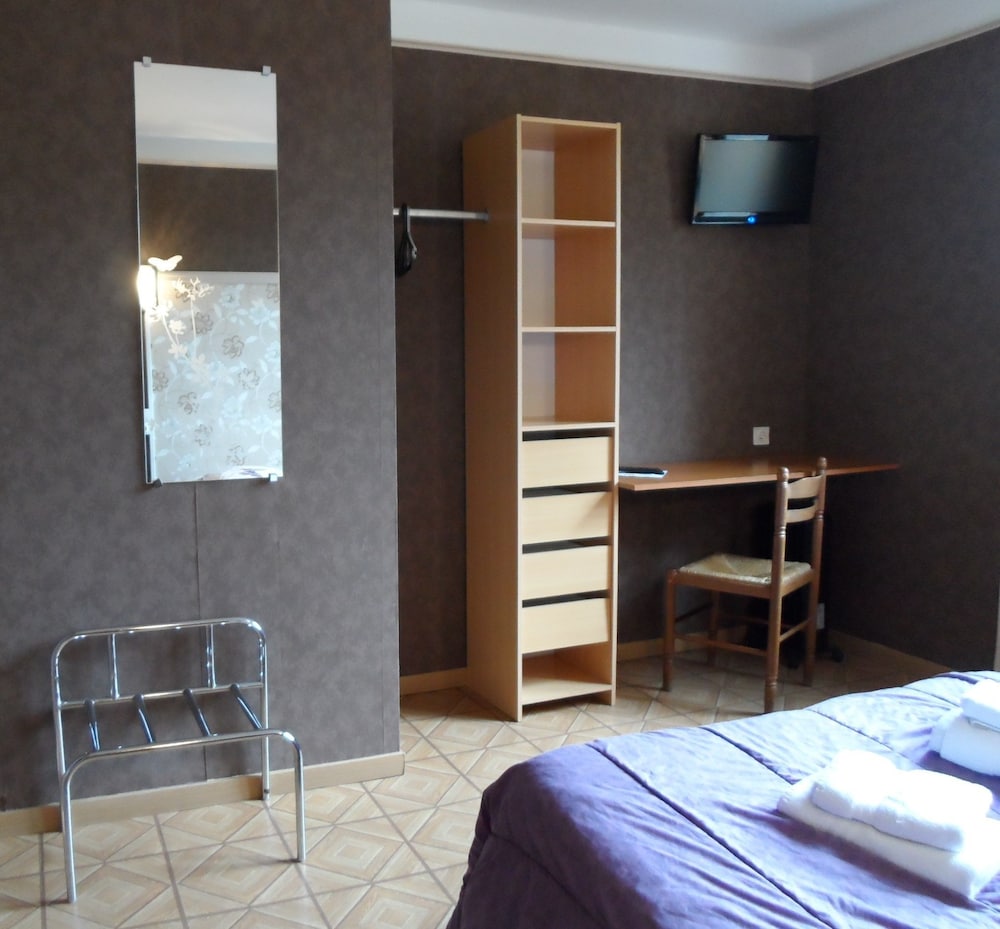 Holiday Cottage For Groups (11 Rooms)