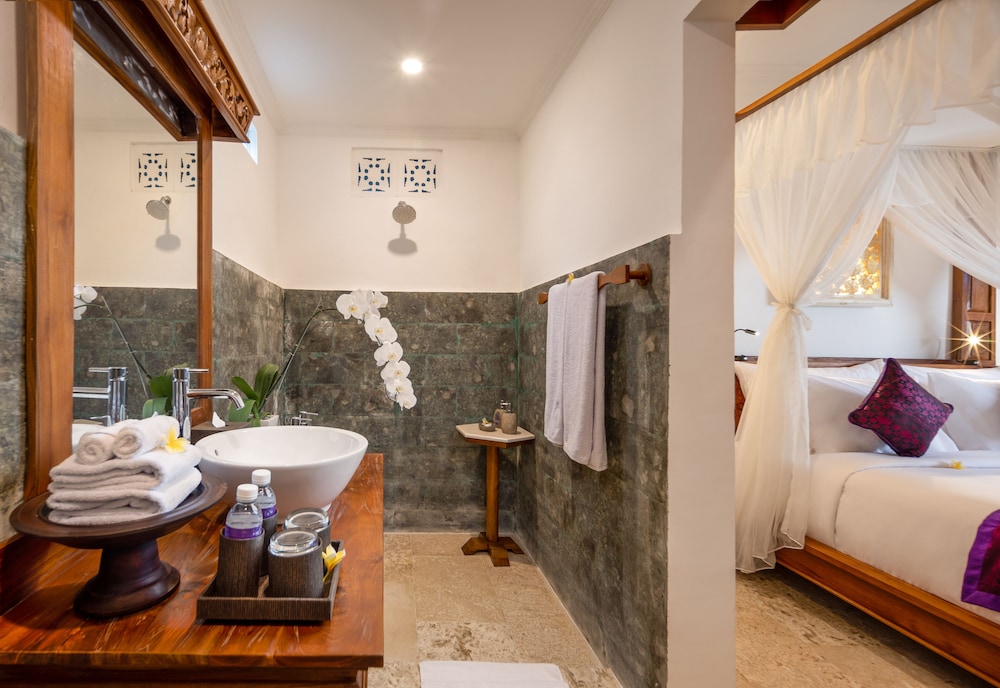 One Bedroom Suite - Photo 2