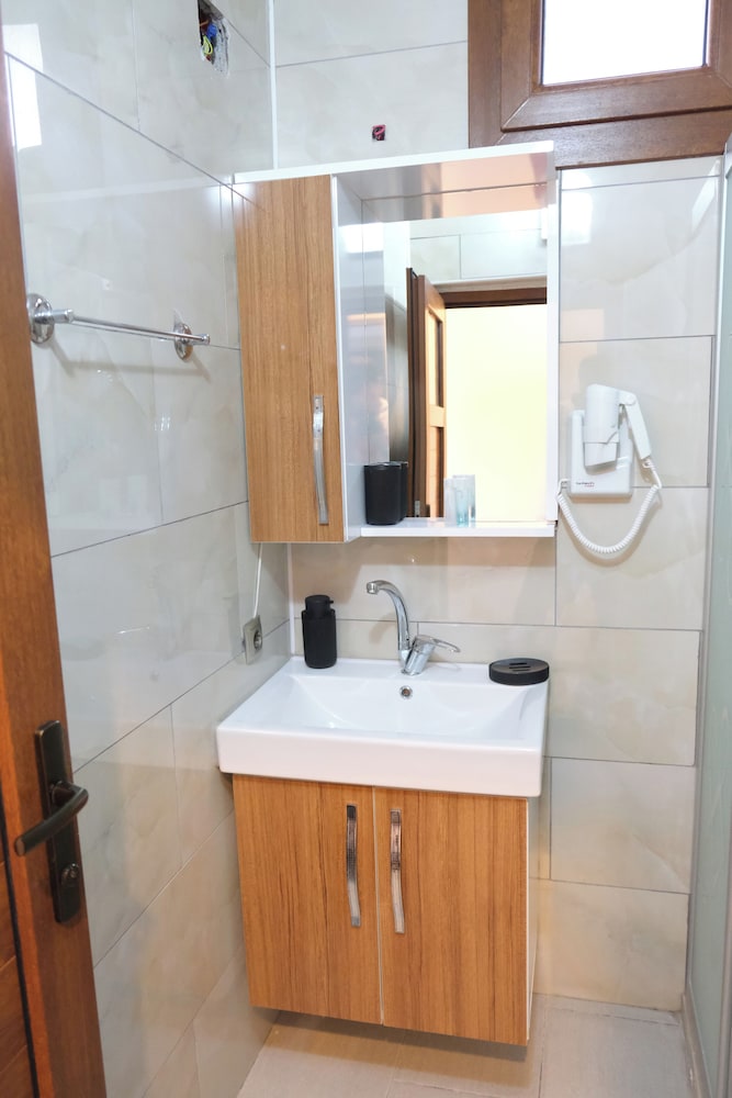 Deluxe Room - Photo 3