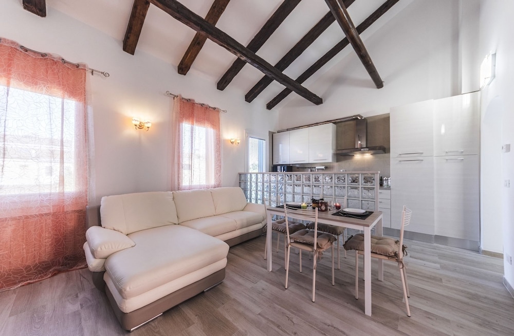 Deluxe Apartment, Multiple Beds, Non Smoking, Canal View photo 3
