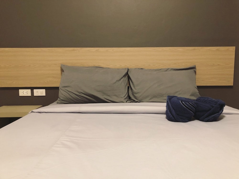 Superior Studio, 1 Queen Bed, Mountain View photo 1