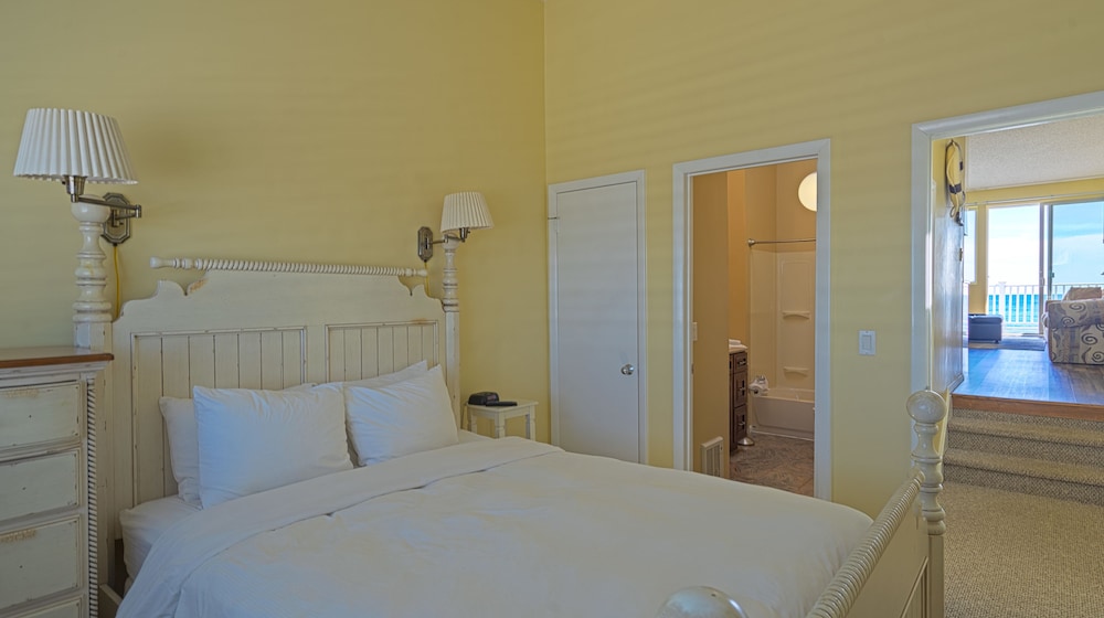 1 Bedroom w/Terrace Upper photo 2