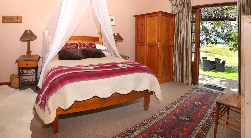Comfort Room, 1 Bedroom (Double bedded room: Ossie the Ostrich) photo 1