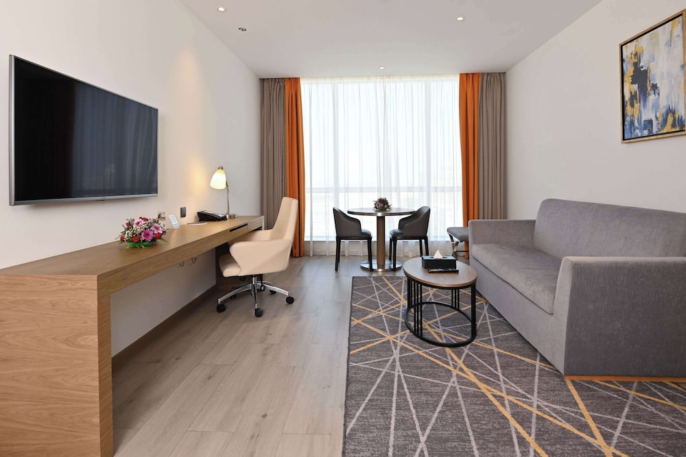 Executive Suite, 1 King Bed with Sofa bed (Efficiency) - Photo 5