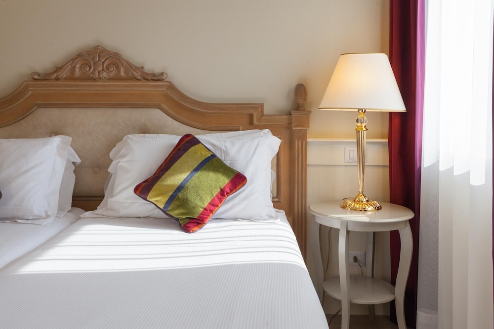 Deluxe Double Room Single Use photo 1