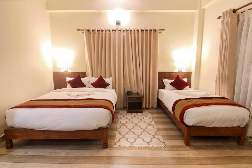 Deluxe Twin Room, 1 Queen Bed, Mountain View