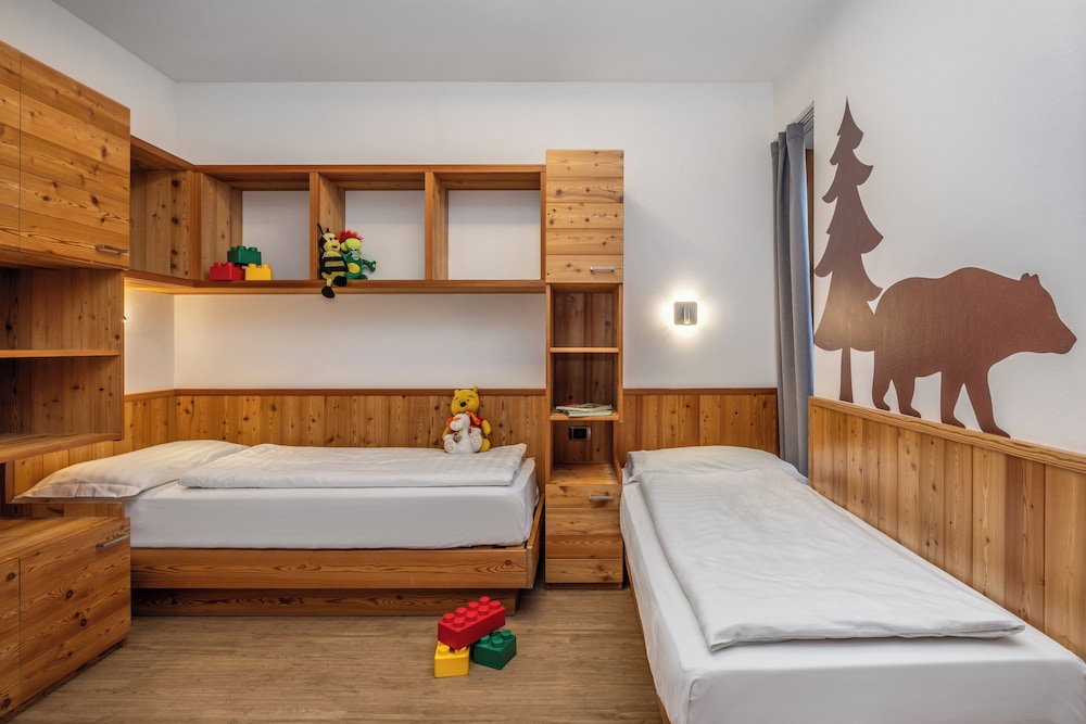 Superior Quadruple Room, 2 Bedrooms, Mountainside photo 2
