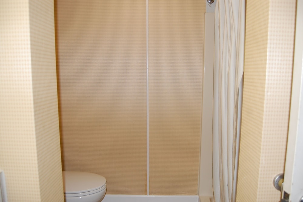 Suite, 2 Queen Beds, Fireplace - Photo 8