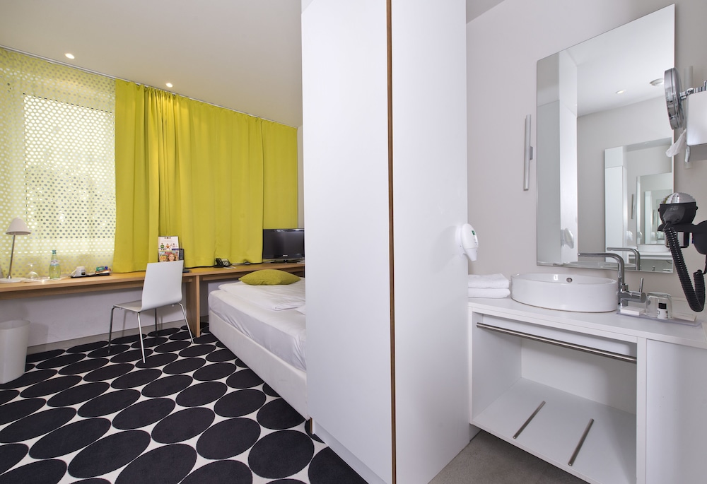 Standard Single Room photo 3