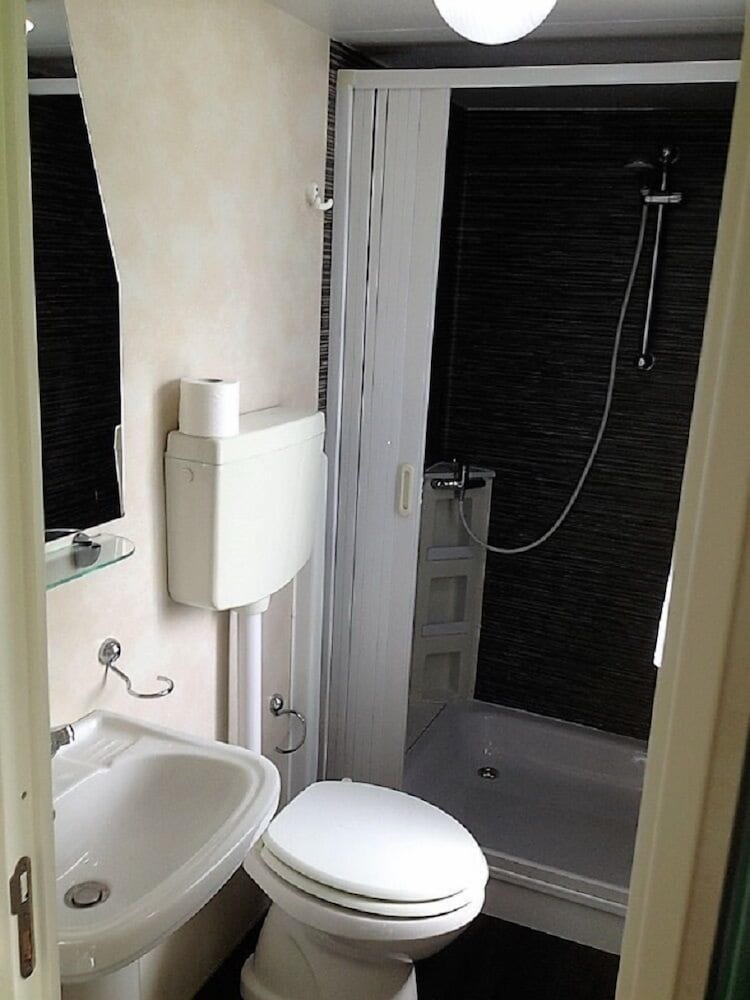 Mobile Home photo 2