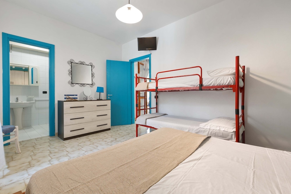 Apartment photo 2