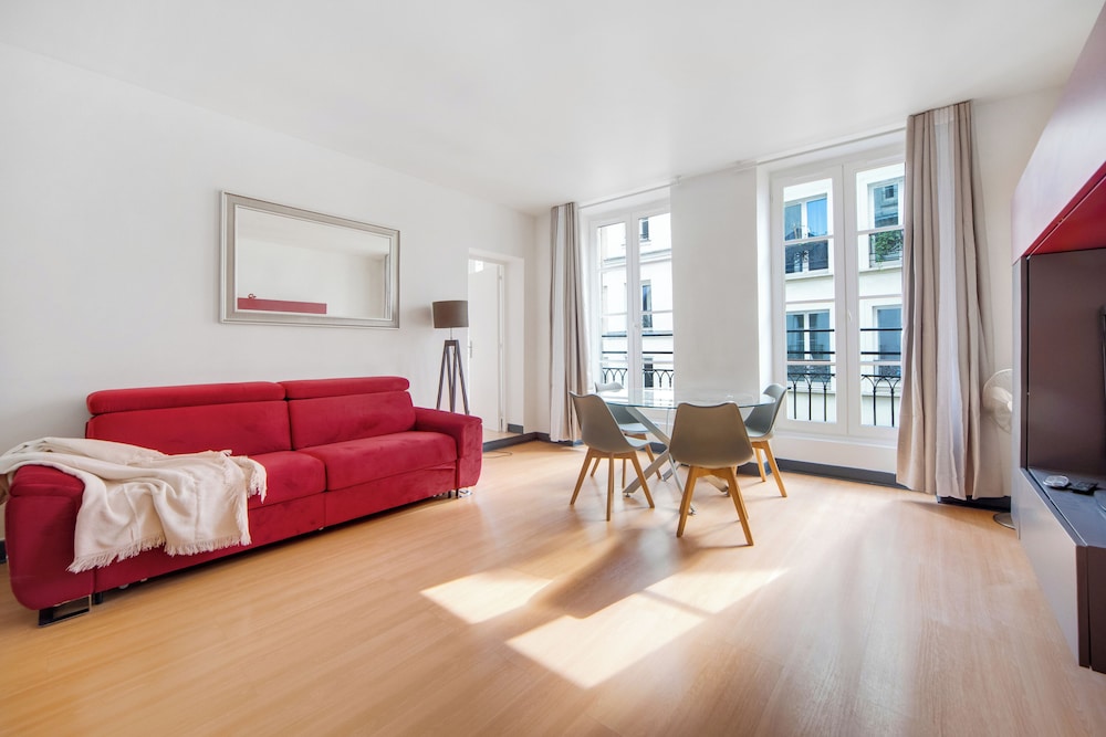 Deluxe Apartment