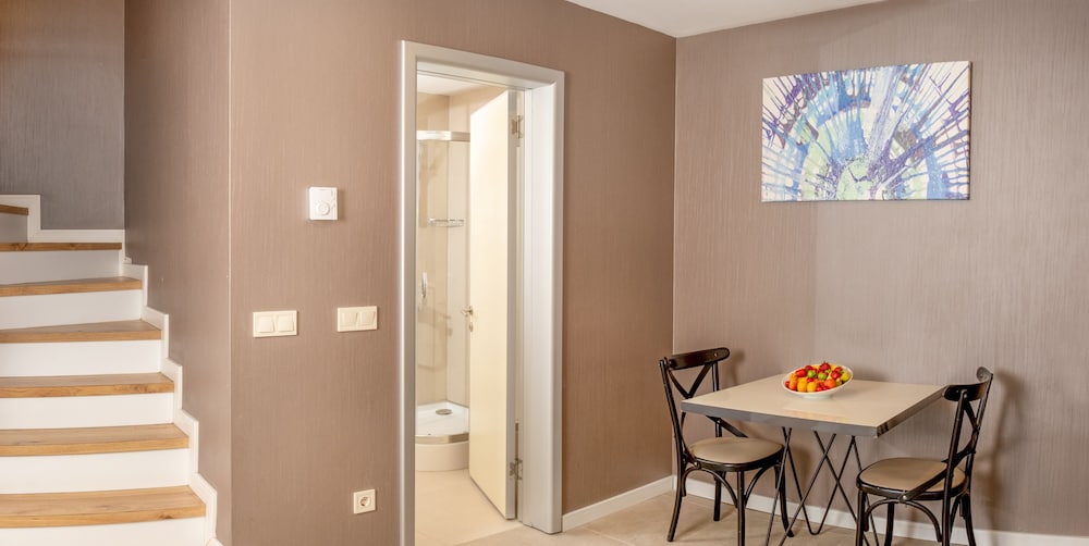 Duplex, Balcony, City View photo 3