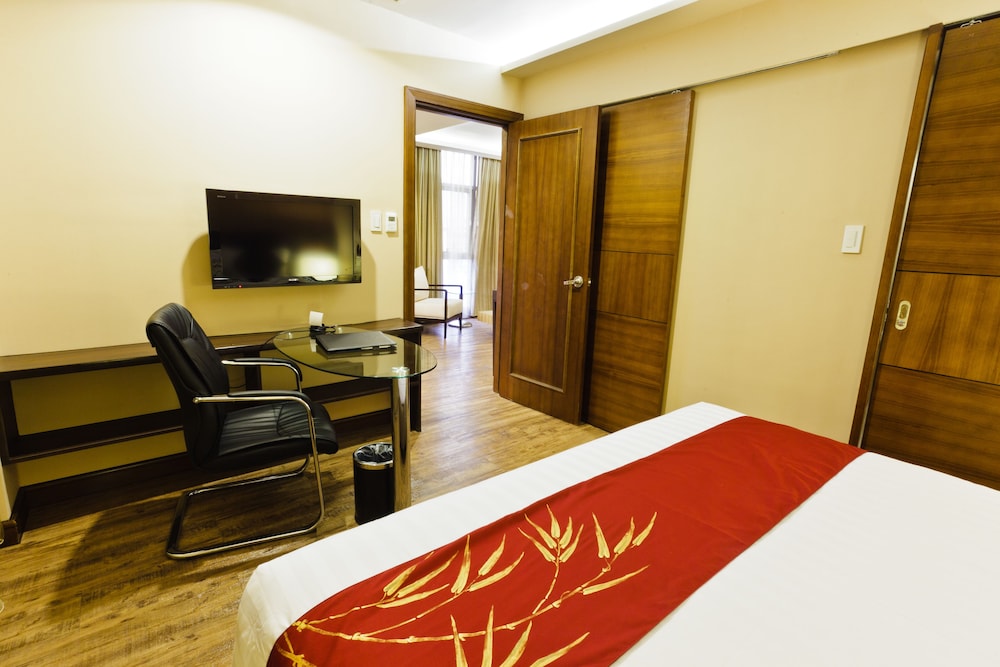 Ramada Suite - Photo 11