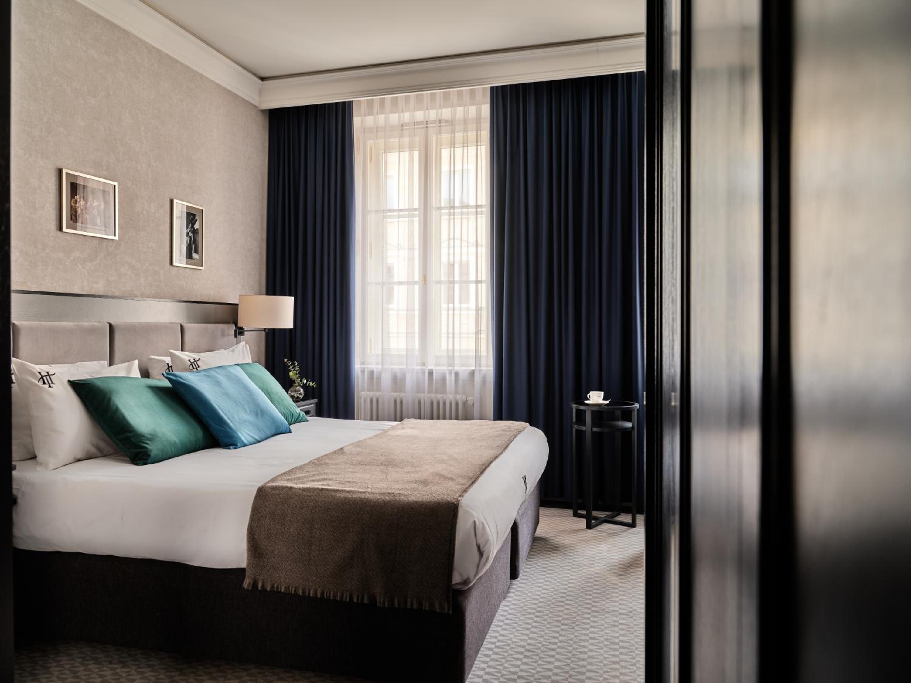 Large Double or Twin Room - Photo 1