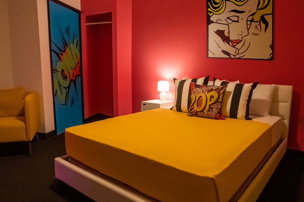 Single Full Bed - Photo 2