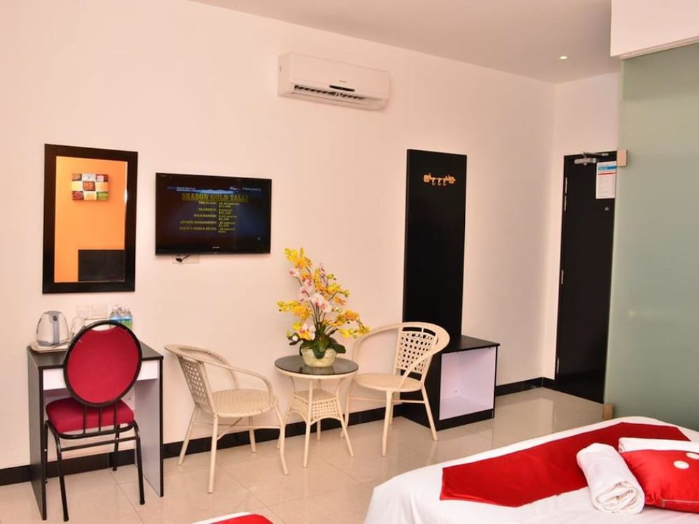Premier Family Room photo 2