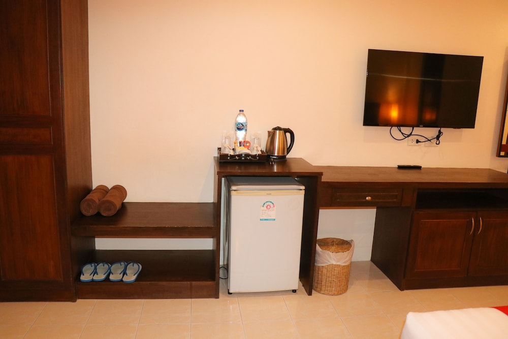 Deluxe Villa, Poolside - Photo 4