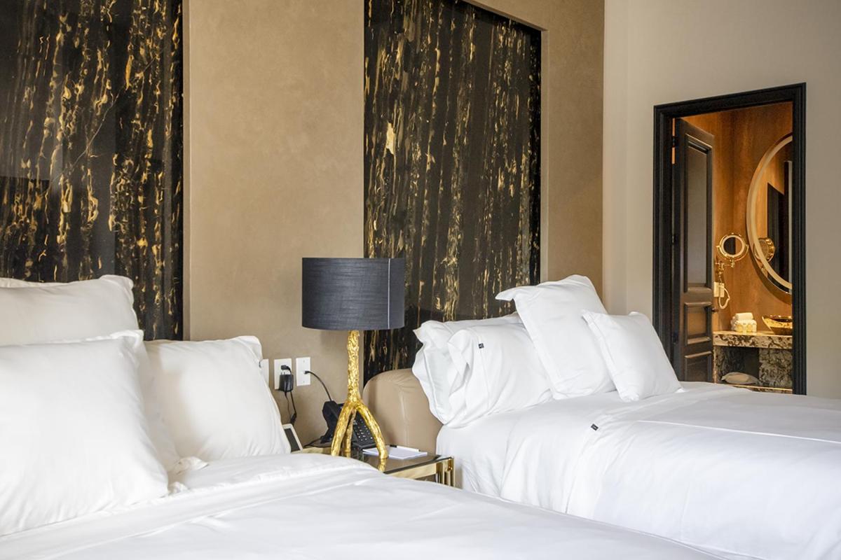 Deluxe Suite - Photo 1