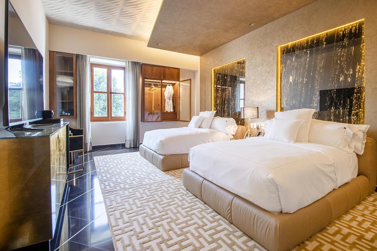 Deluxe Suite - Photo 7