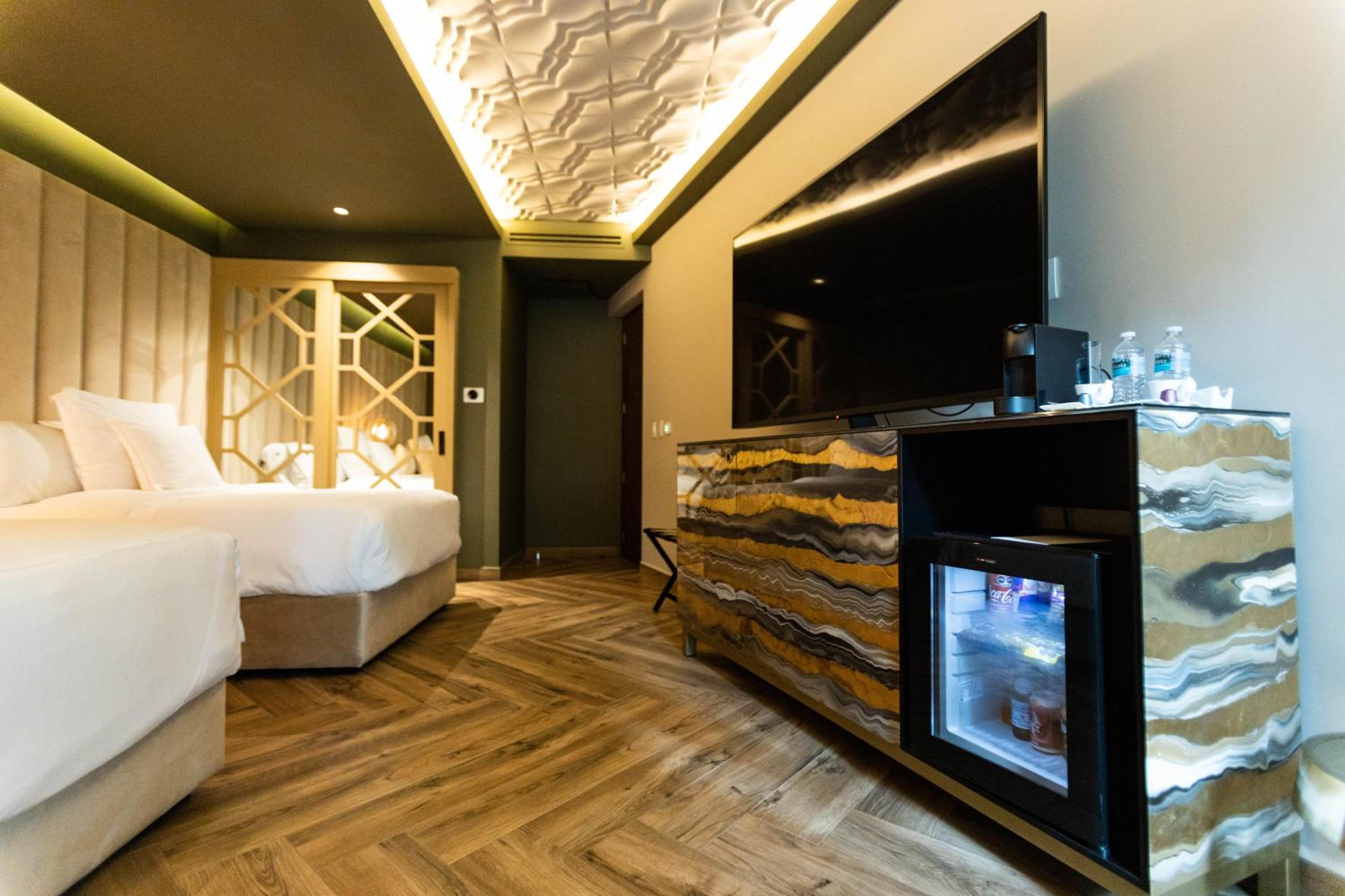 Twin Room with Balcony - Photo 1
