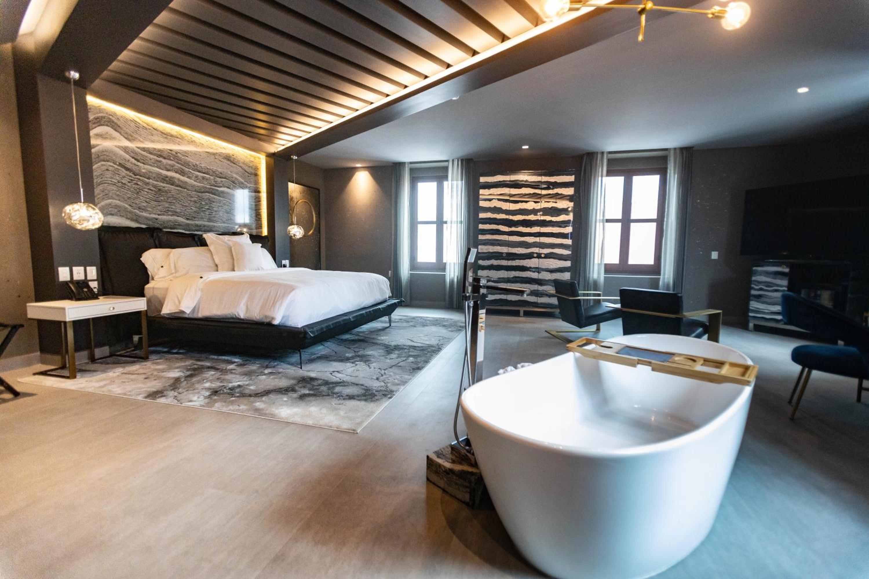 Superior King Room - Photo 1