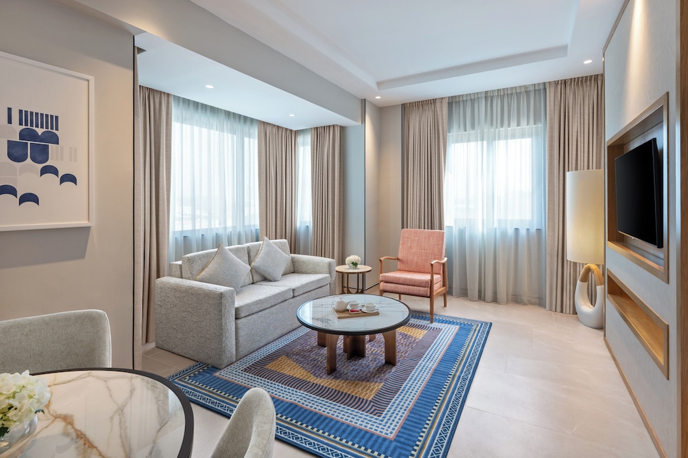 Junior Suite, Newly Renovated, Evening Drinks & Canapes Section, Free Shuttle To Public Beach - Photo 4