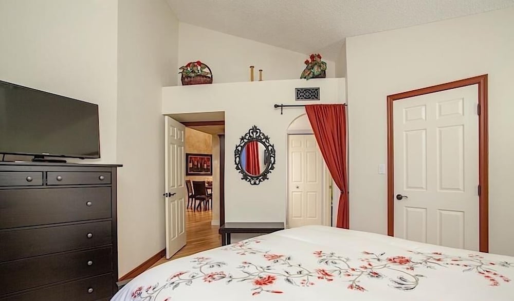 Condo, 2 Bedrooms photo 1