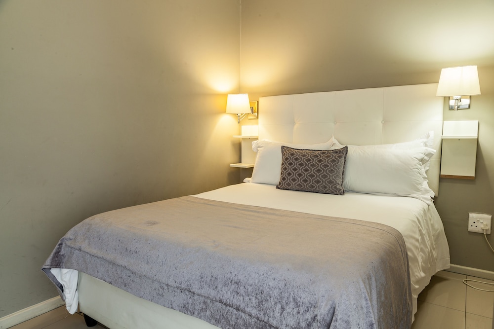Luxury Suite, 2 Bedrooms - Photo 3