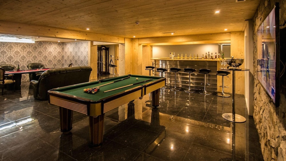 Villa photo 3