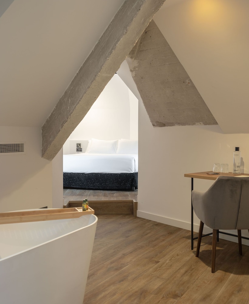 TAYKO TOWER SUITE