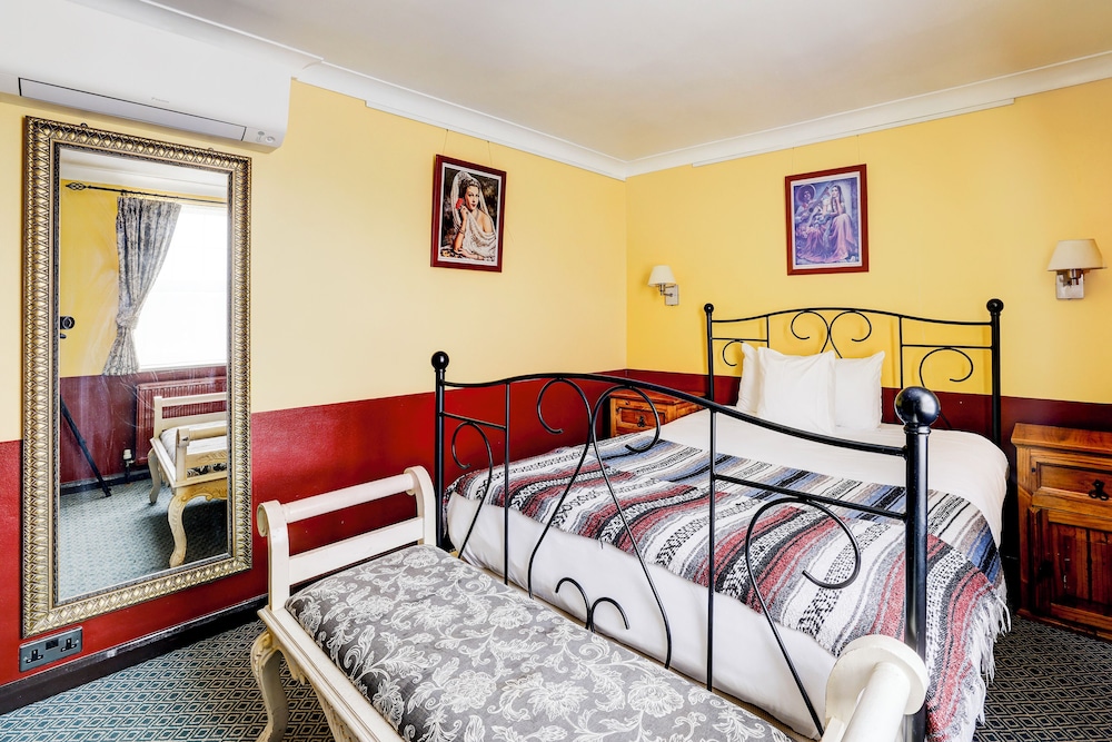 Standard Twin Room - Shared photo 3