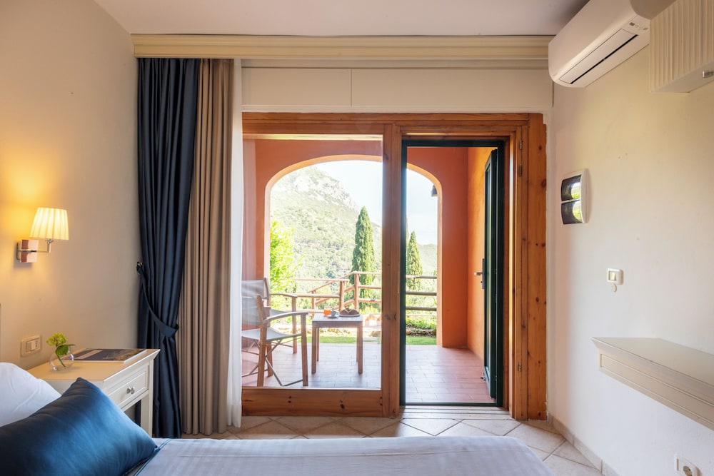 Classic Room, Partial Sea View - Photo 2