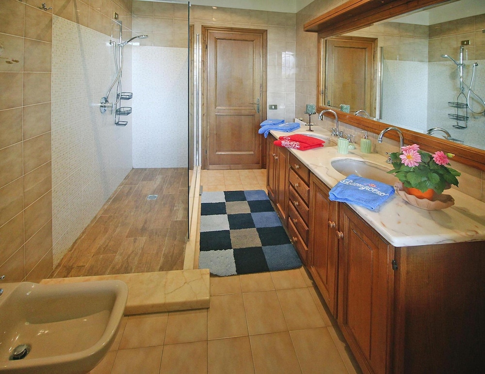 House photo 2