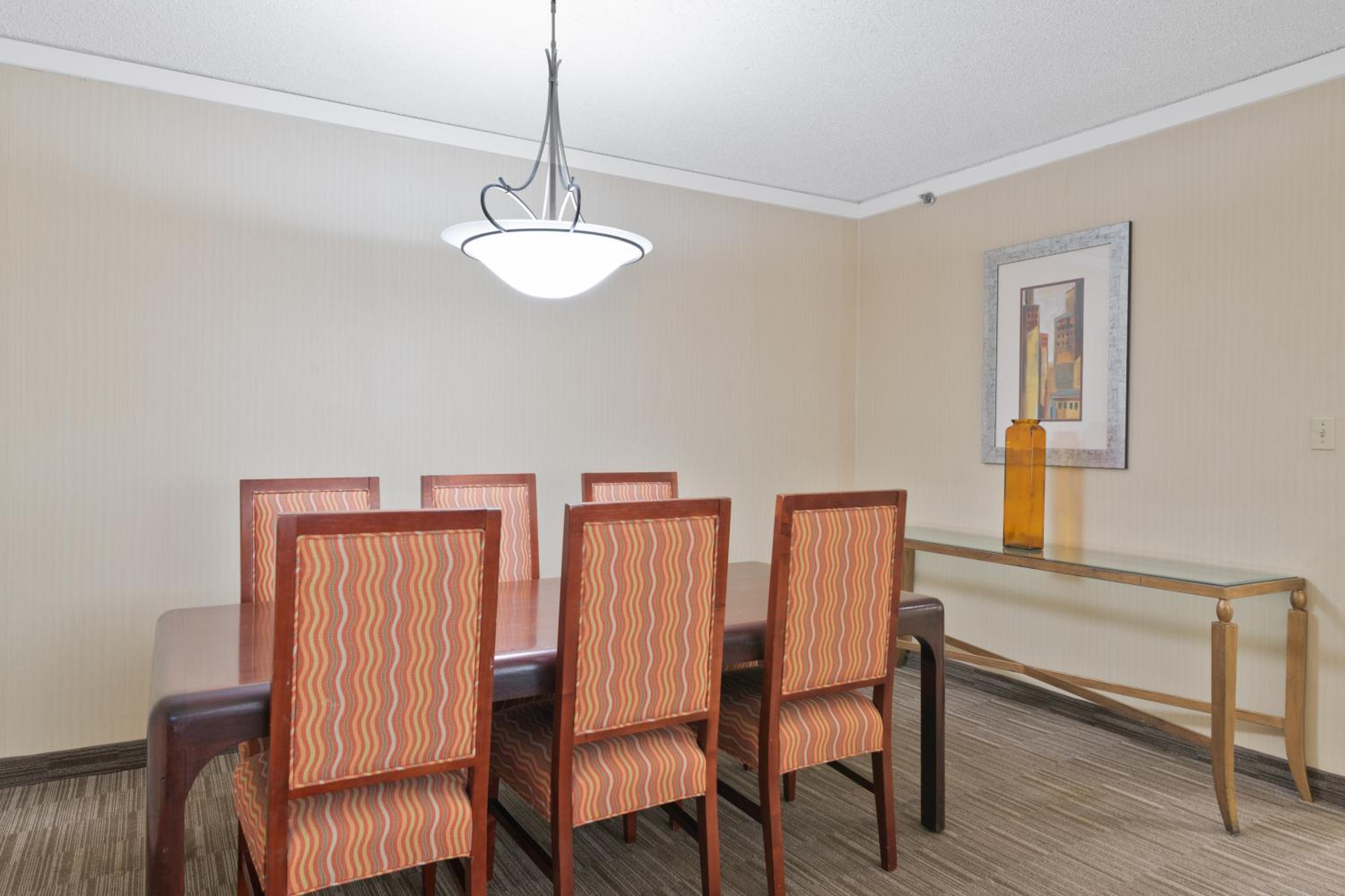 Suite - Photo 7