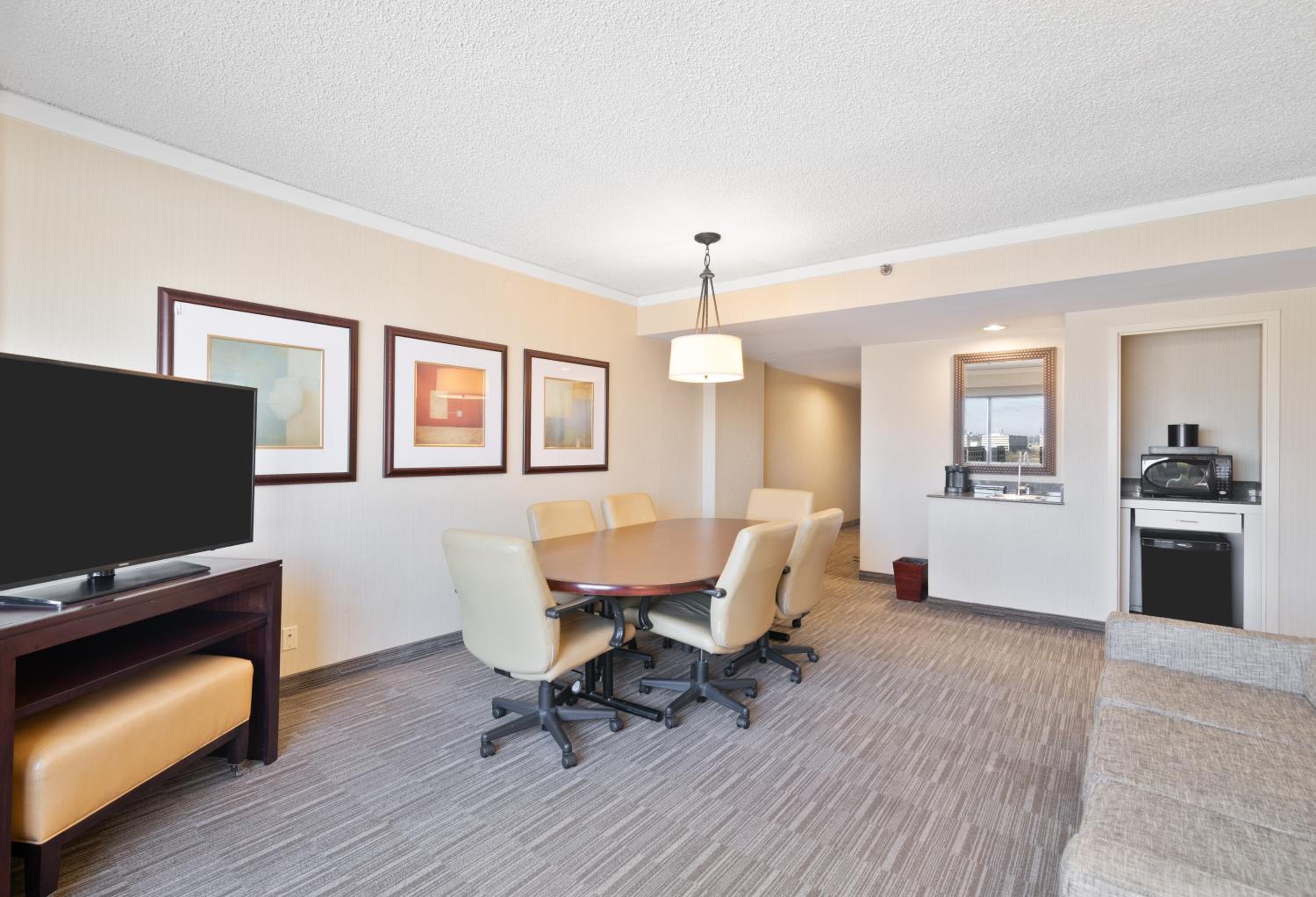 Superior King Suite - Photo 5