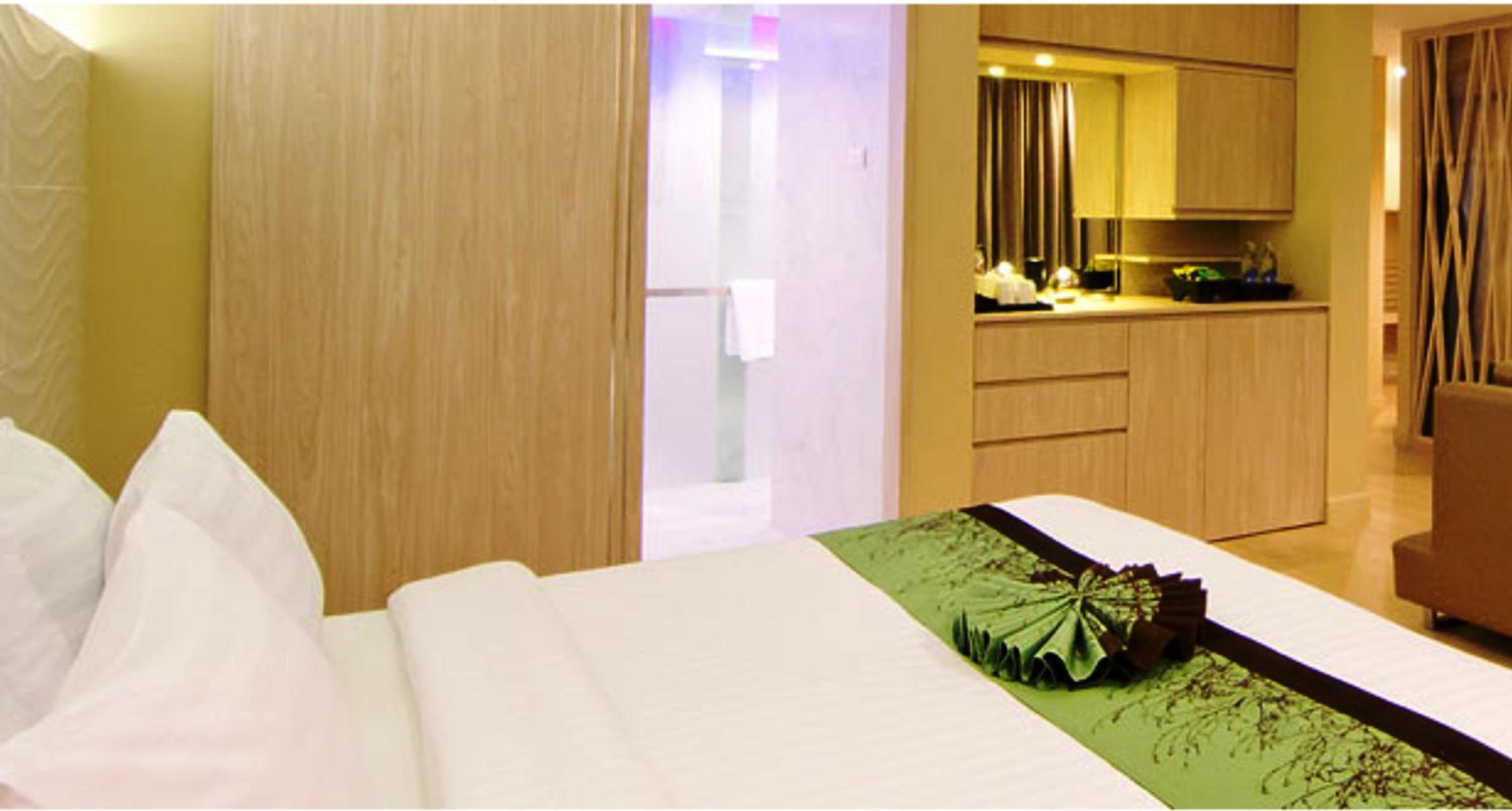 Suite thumbnail 5