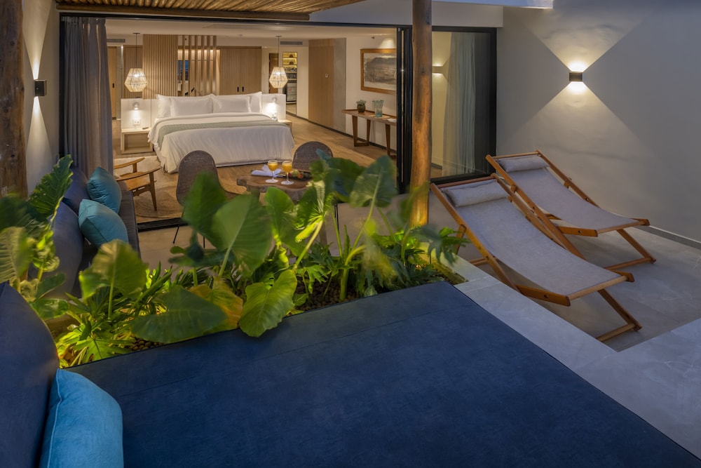Exclusive Suite, 1 Bedroom, Private Pool, Beach View