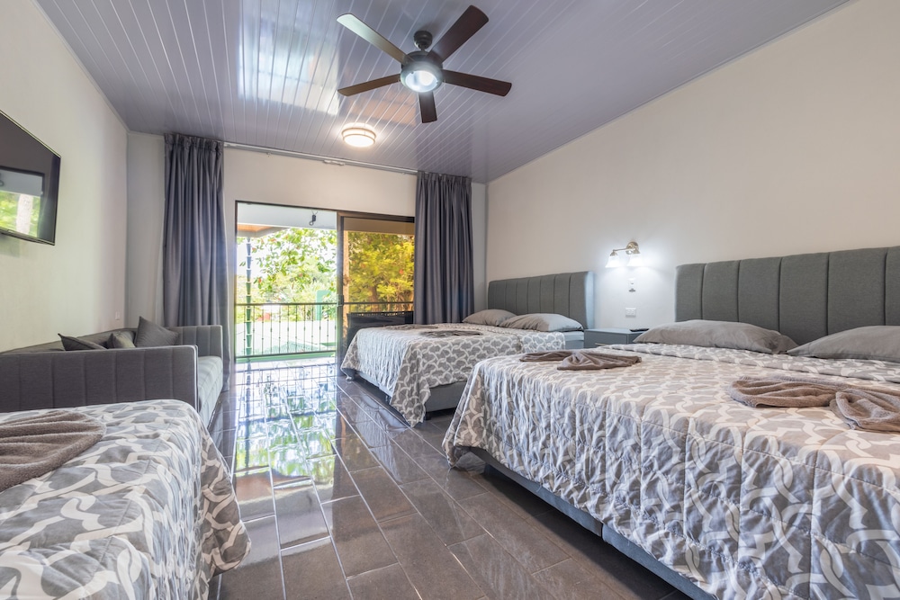 Deluxe Studio Suite