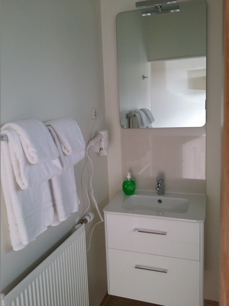Standard Double or Twin Room, Private Bathroom photo 2