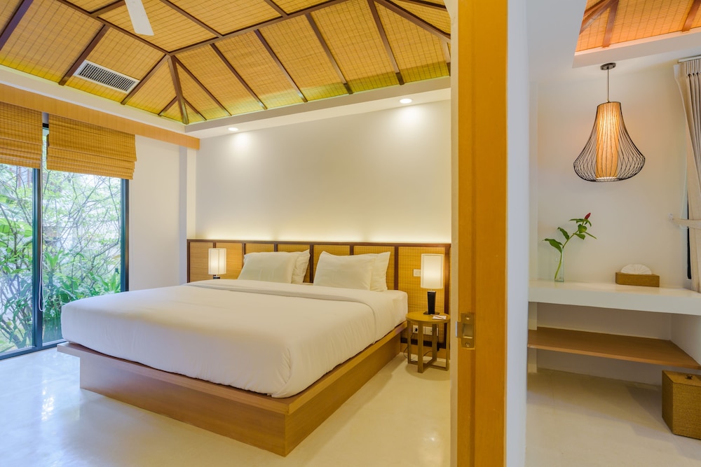 Deluxe Villa, 1 Bedroom, Pool View, Poolside - Photo 5