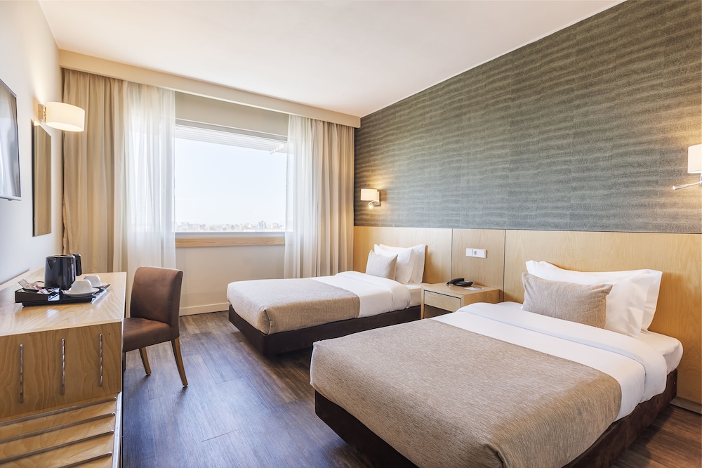 Standard Double or Twin Room - Photo 1