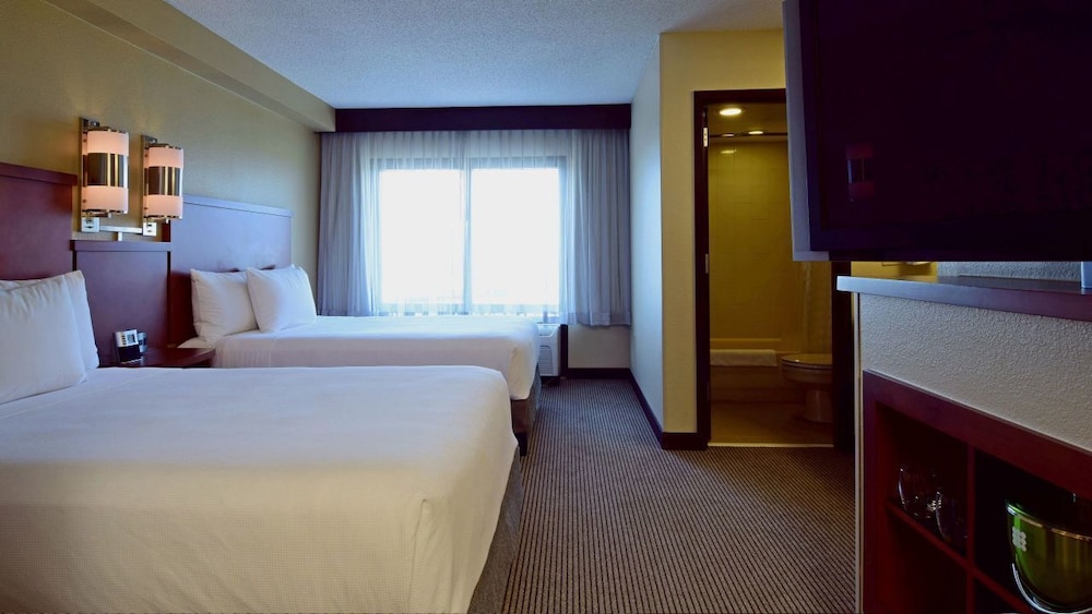 Room, 2 Double Beds - Photo 1